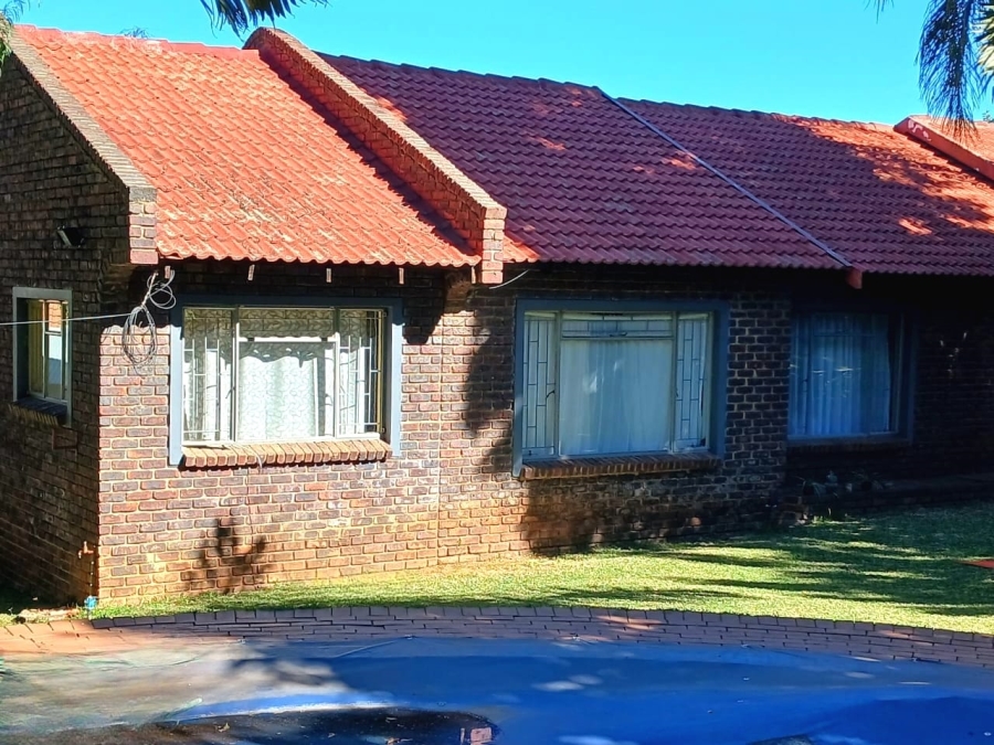 8 Bedroom Property for Sale in Cashan North West